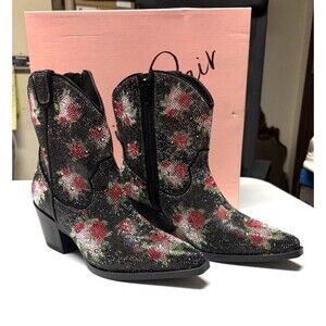 Wild Pair Lacey Floral Bling Western Cowgirl Rhinestone Boots Size 7M New